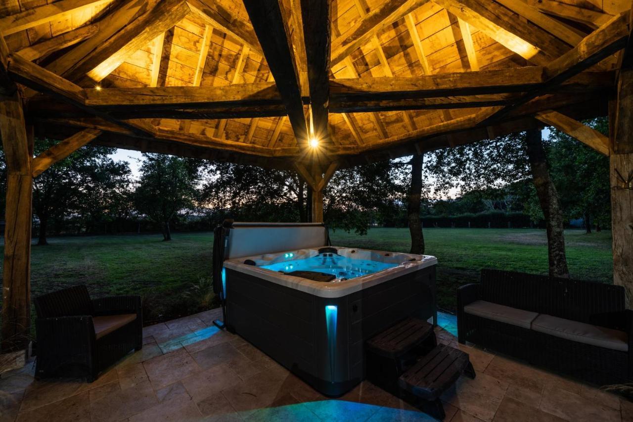 La Grange De Leonie, Chambres D'Hotes Avec Piscine Et Spa Méry-sur-Cher Kültér fotó
